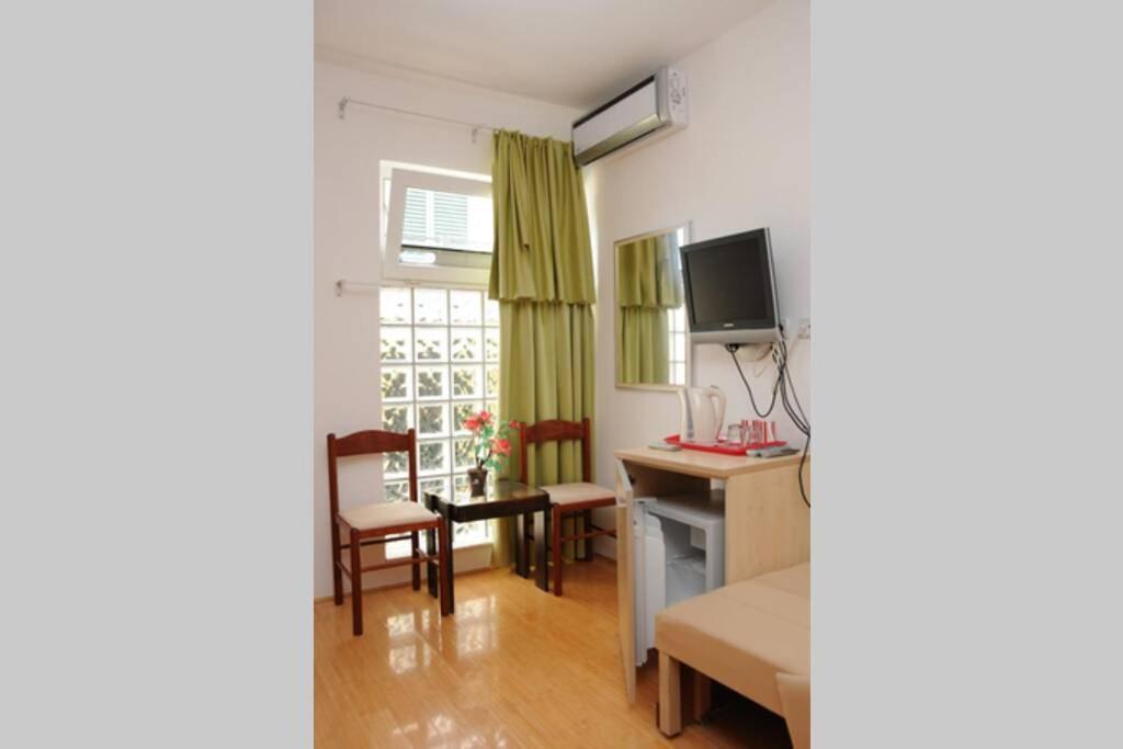 Bmv Room For 2-3 Persons Sveti Stefan Eksteriør billede